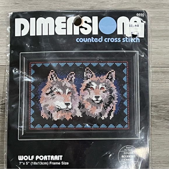 NWT Dimensions Wolf Portrait Counted Cross Stitch Kit - Picture 4 of 9